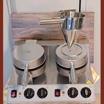 Waffeleisen rund doppel mit Teigportionierer